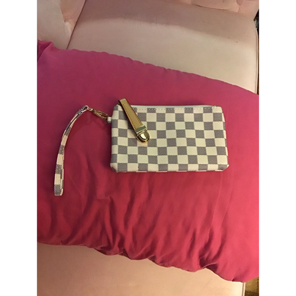 Women's Unbranded White Light Blue Checkered Clutch Wristlet - Picture 2 of 12